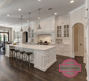 White Traditional Classic Country Style Kitchen